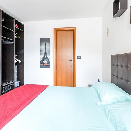 Lecce Colorful Flat With Terrace & Parking Apartment ภายนอก รูปภาพ