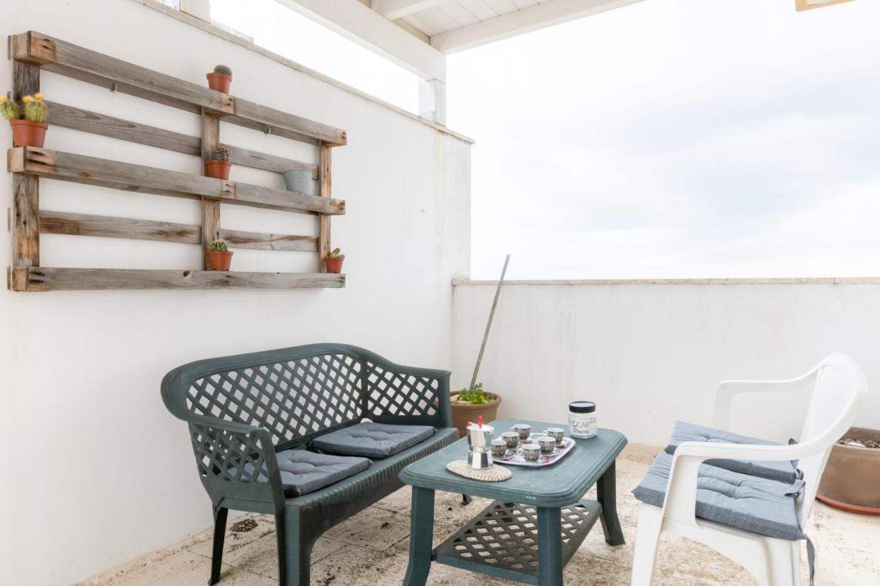 Lecce Colorful Flat With Terrace & Parking Apartment ภายนอก รูปภาพ